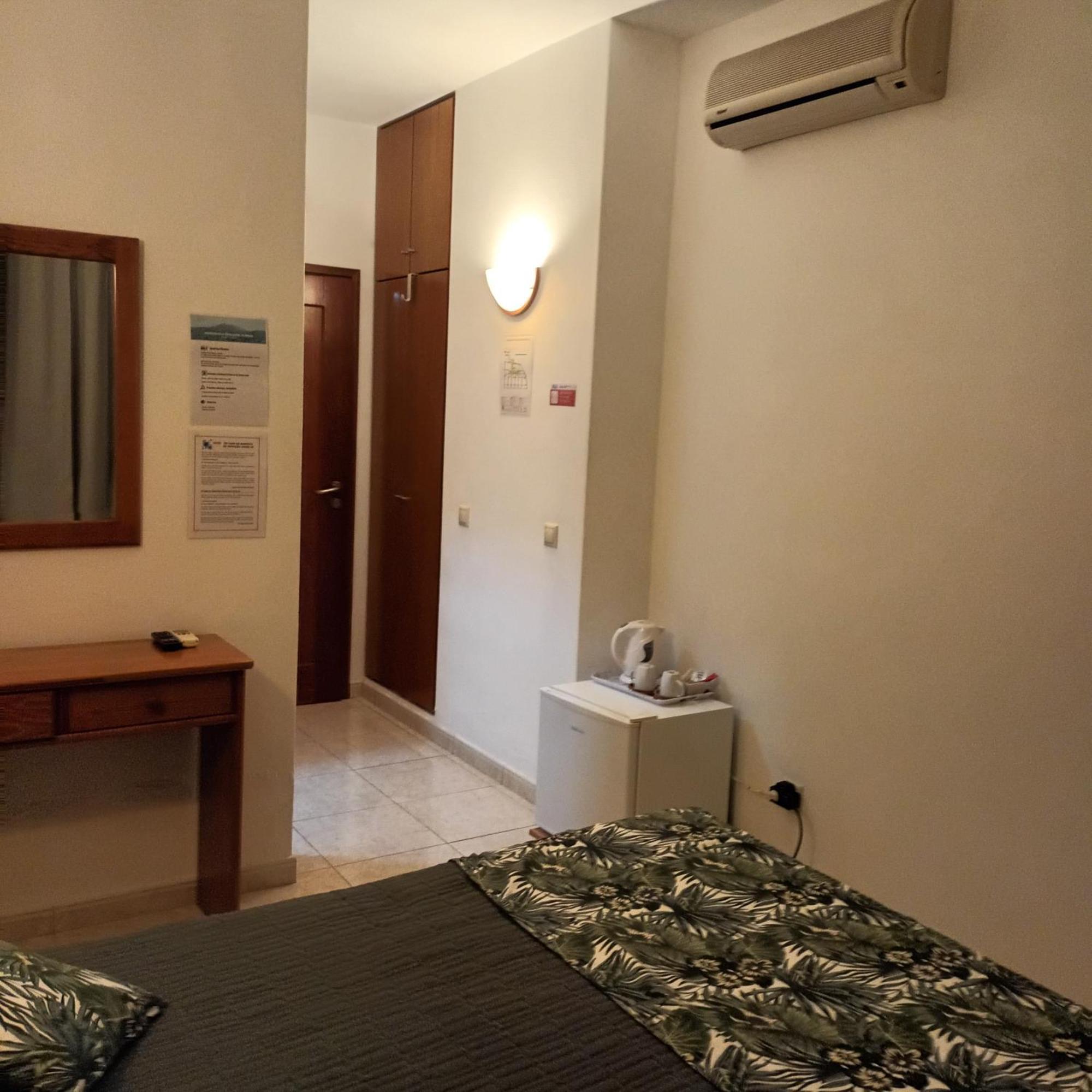 Hospedaria Descansa Pernas Мончик Екстериор снимка