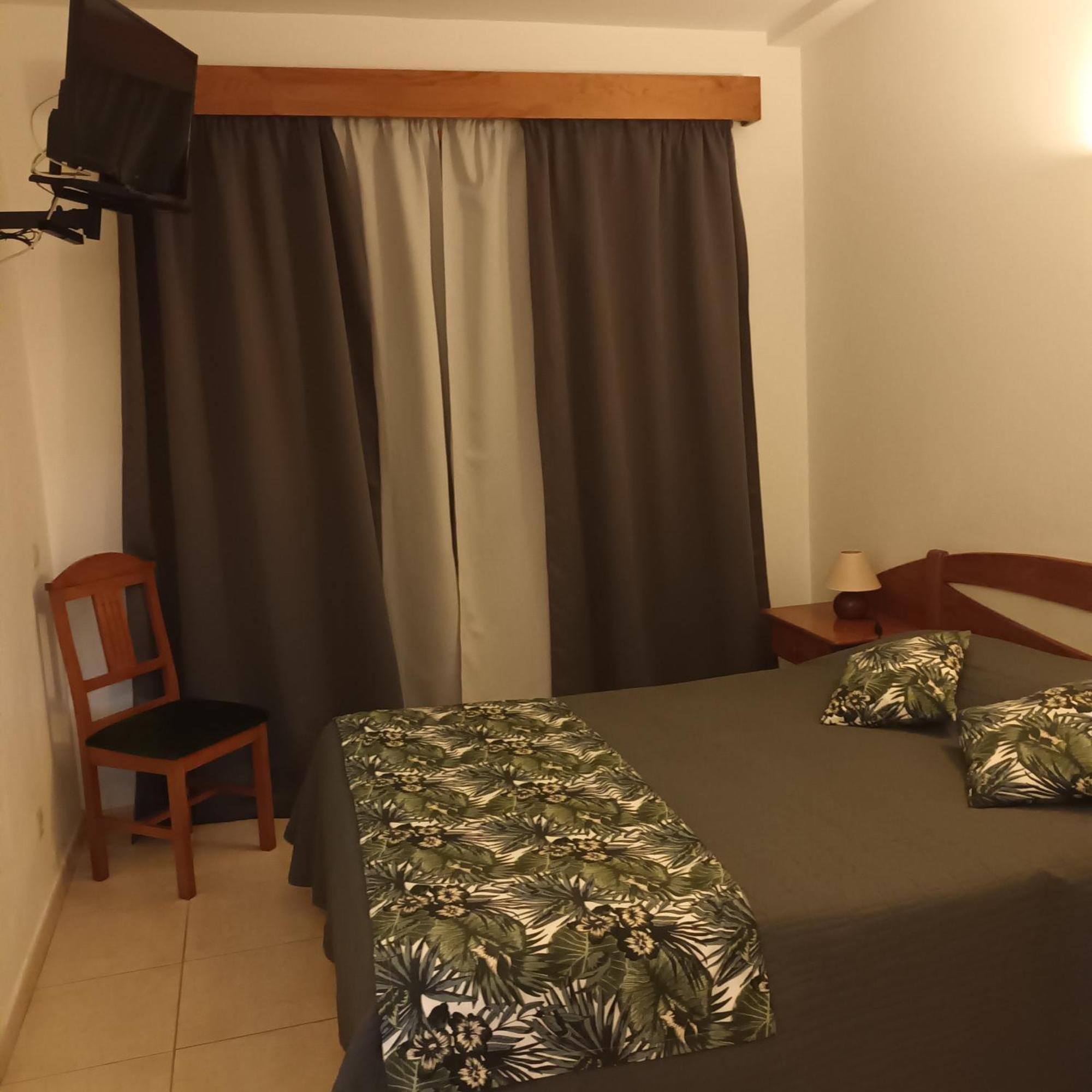 Hospedaria Descansa Pernas Мончик Екстериор снимка
