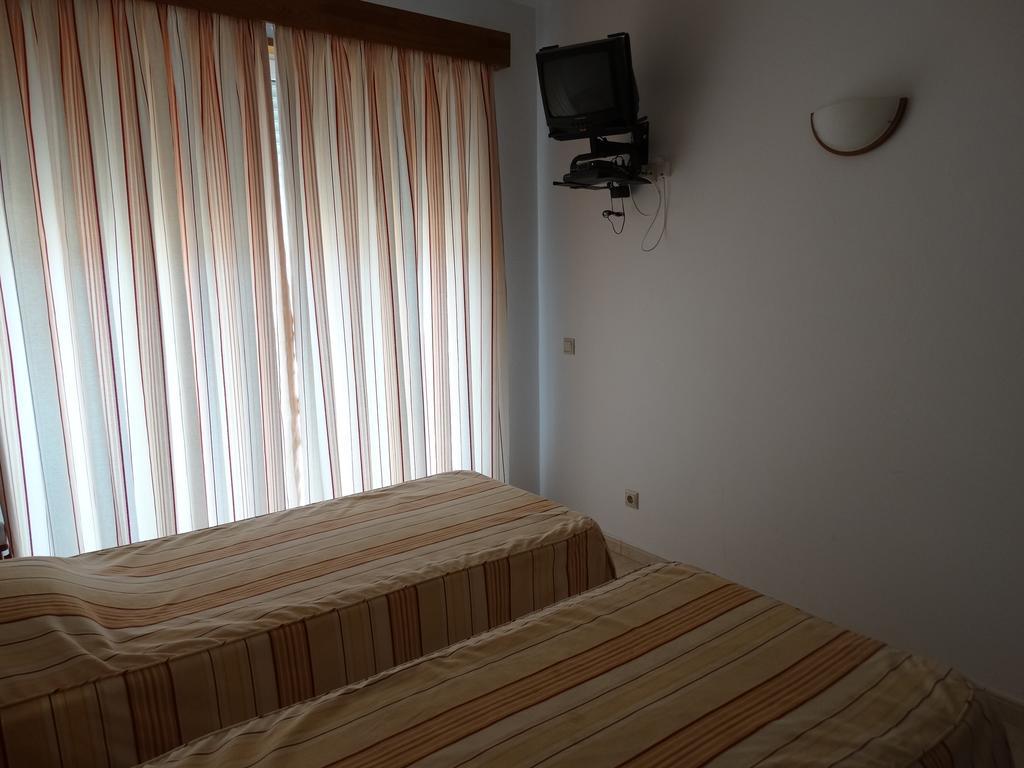 Hospedaria Descansa Pernas Мончик Екстериор снимка